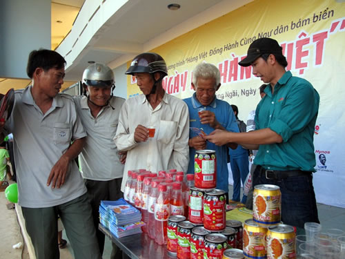 Khi hàng Việt cùng ngư dân bám biển